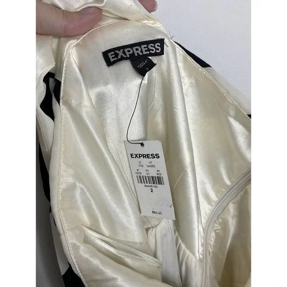 NWT $98 Express Women’s Black White Striped Zebra One Shoulder Flare Dress Sz 2 - Picture 5 of 5